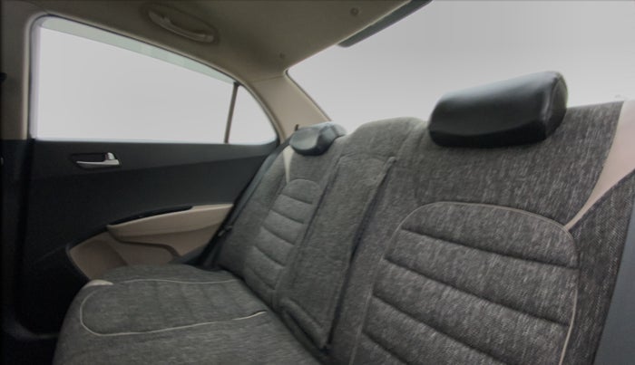 2014 Hyundai Xcent S 1.2 OPT, Petrol, Manual, 40,966 km, Right Side Rear Door Cabin