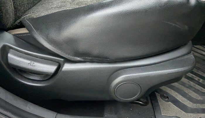 2014 Hyundai Xcent S 1.2 OPT, Petrol, Manual, 40,966 km, Driver Side Adjustment Panel