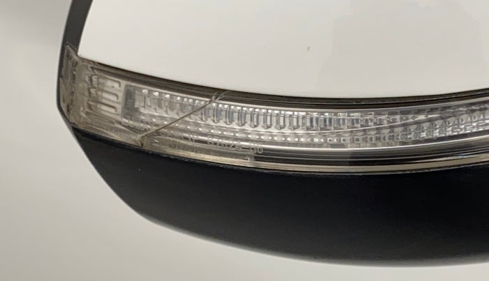 2020 Hyundai Verna SX 1.5 VTVT, Petrol, Manual, 27,279 km, Right rear-view mirror - Indicator light has minor damage