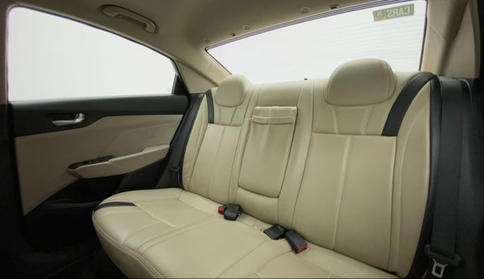 2020 Hyundai Verna SX 1.5 VTVT, Petrol, Manual, 27,279 km, Right Side Rear Door Cabin