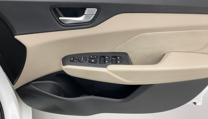 2020 Hyundai Verna SX 1.5 VTVT, Petrol, Manual, 27,279 km, Driver Side Door Panels Control