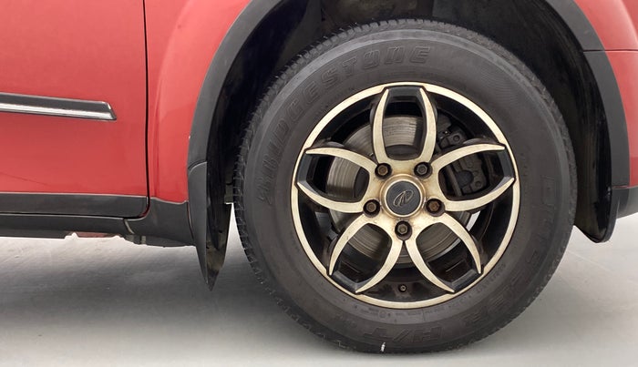2014 Mahindra XUV500 W6 4X2, Diesel, Manual, 75,538 km, Right Front Wheel