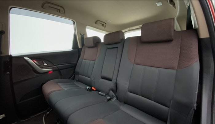 2014 Mahindra XUV500 W6 4X2, Diesel, Manual, 75,538 km, Right Side Rear Door Cabin