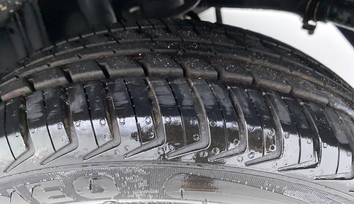 2015 Maruti Alto K10 VXI P, Petrol, Manual, 74,511 km, Left Rear Tyre Tread