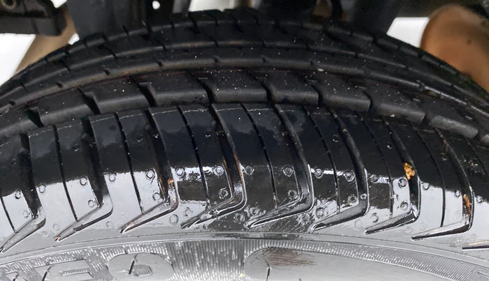 2015 Maruti Alto K10 VXI P, Petrol, Manual, 74,511 km, Right Rear Tyre Tread