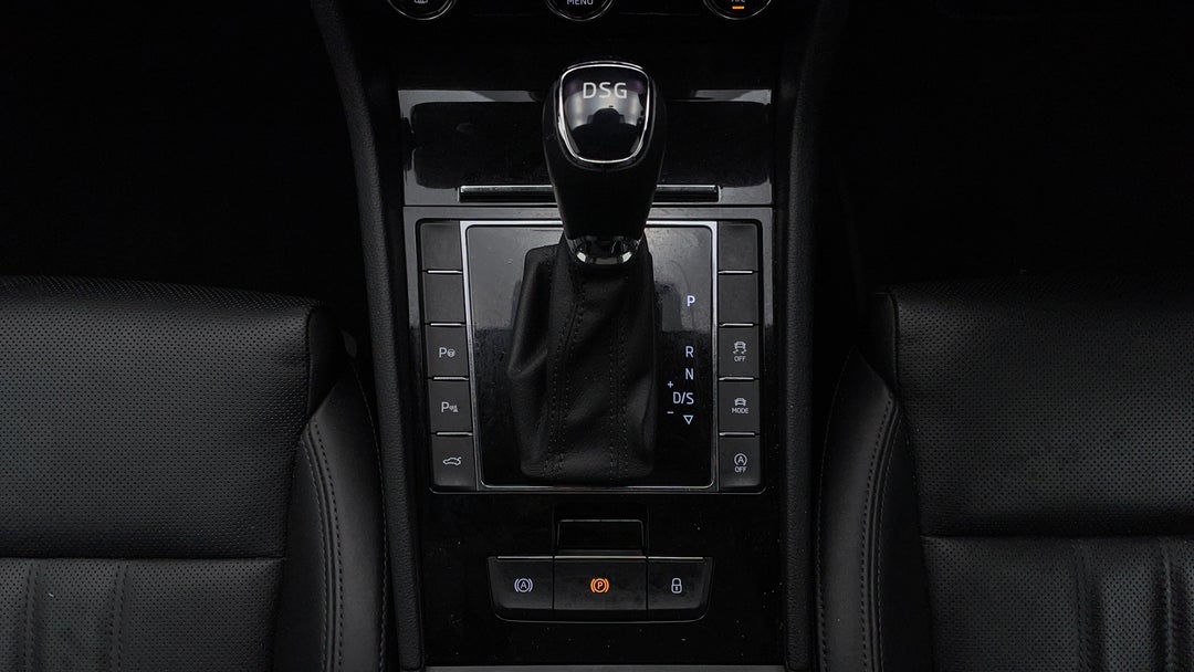 2018 SKODA Superb 162 Tsi, Automatic, 153857 km, Gear Lever 