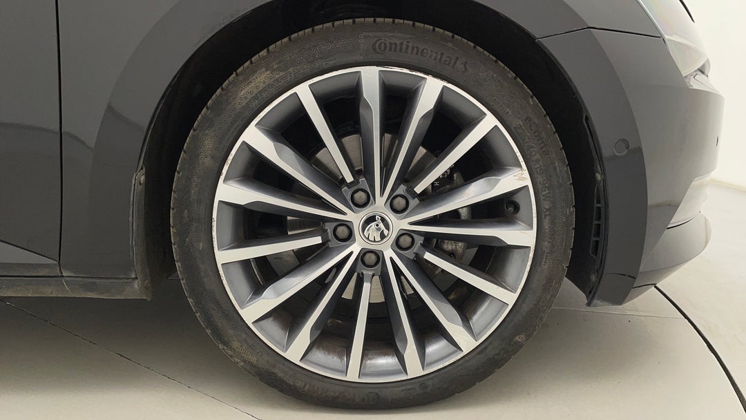 2018 SKODA Superb 162 Tsi, Automatic, 153857 km, Right Front Wheel