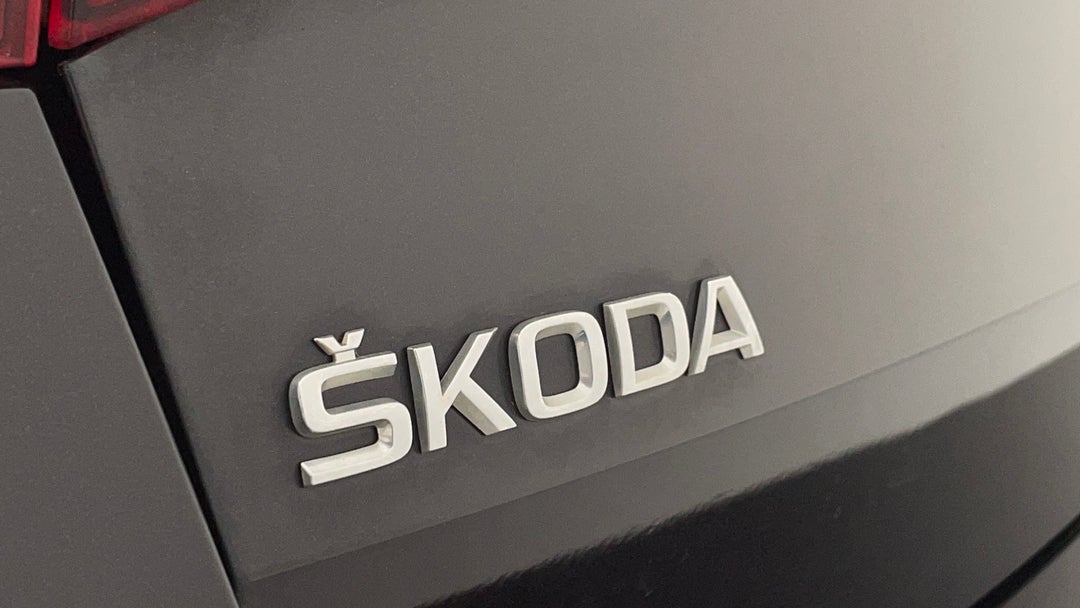 2018 SKODA Superb 162 Tsi, Automatic, 153857 km, Badge (Boot Left Side)