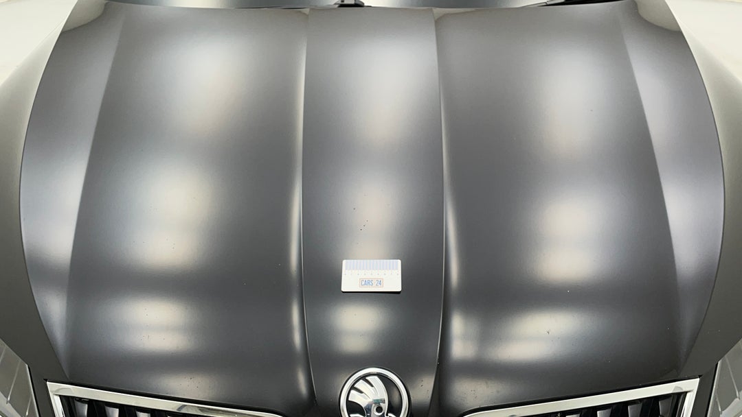 2018 SKODA Superb 162 Tsi, Automatic, 153857 km, Bonnet Chip