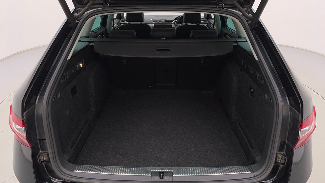 2018 SKODA Superb 162 Tsi, Automatic, 153857 km, Boot Inside View
