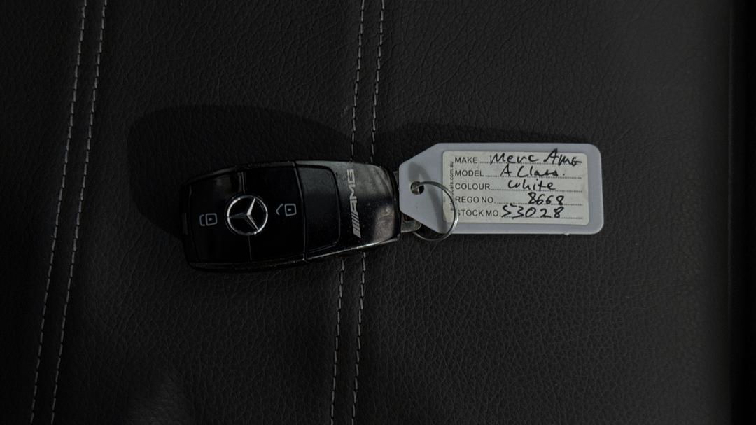 2021 Mercedes-amg A35 4matic, Automatic, 36519 km, Key Close-up