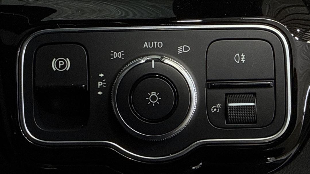 2021 Mercedes-amg A35 4matic, Automatic, 36519 km, Utility Switches/Buttons