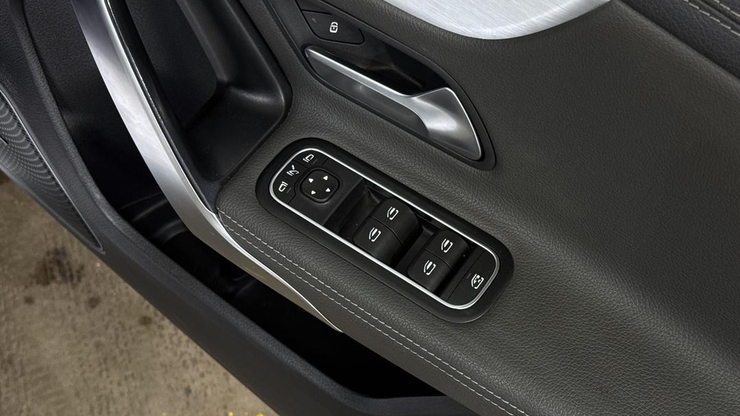 2021 Mercedes-amg A35 4matic, Automatic, 36519 km, Drivers Side Door Panel Controls