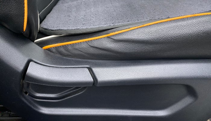 2022 Hyundai VENUE S 1.2, Petrol, Manual, 19,395 km, Driver Side Adjustment Panel