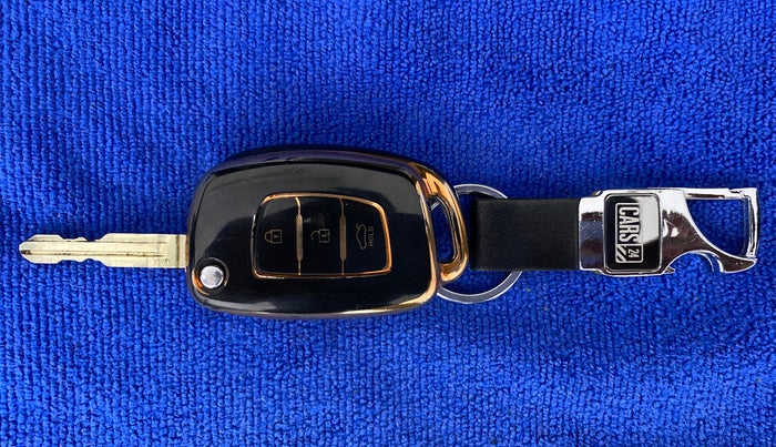 2022 Hyundai VENUE S 1.2, Petrol, Manual, 19,395 km, Key Close Up