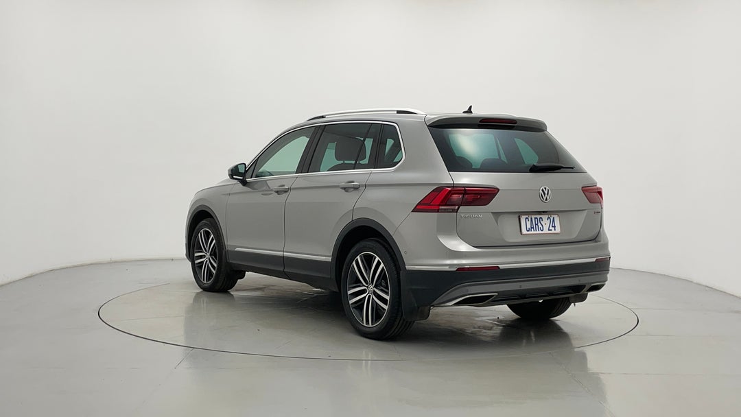 Left Back Diagonal (45- Degree) View