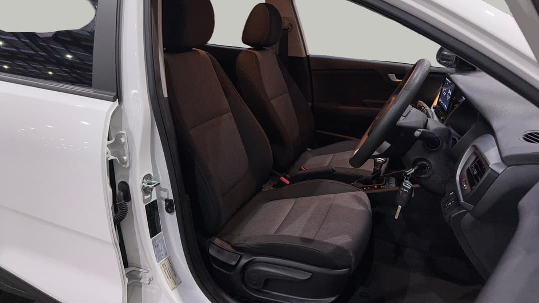 2022 Kia Stonic S, Automatic, 38722 km, Right Side Front Door Cabin View