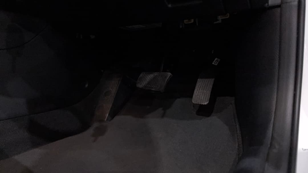 2022 Kia Stonic S, Automatic, 38722 km, Pedals and Footmat