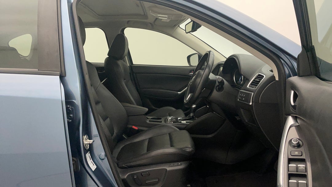 2015 Mazda CX-5 Akera (4x4), Automatic, 125614 km, Right Side Front Door Cabin View