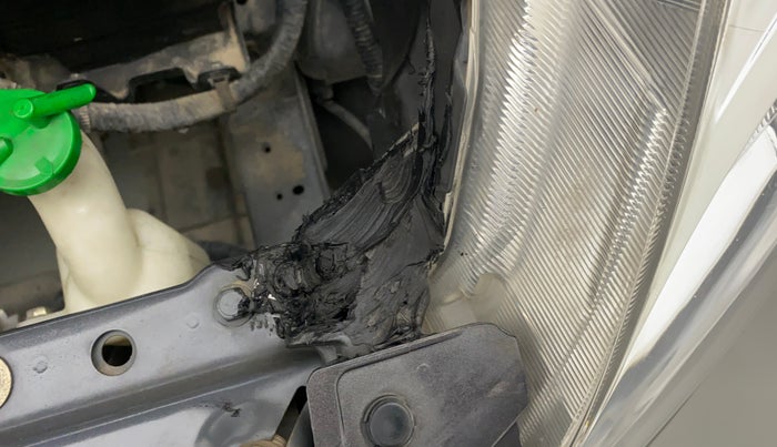 2015 Maruti Baleno DELTA PETROL 1.2, Petrol, Manual, 75,221 km, Left headlight - Clamp has minor damage