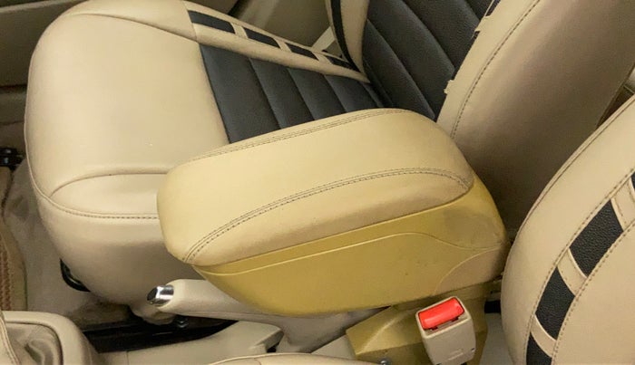 2016 Maruti Swift Dzire ZXI, Petrol, Manual, 30,617 km, Driver seat - Armrest has miinor damage
