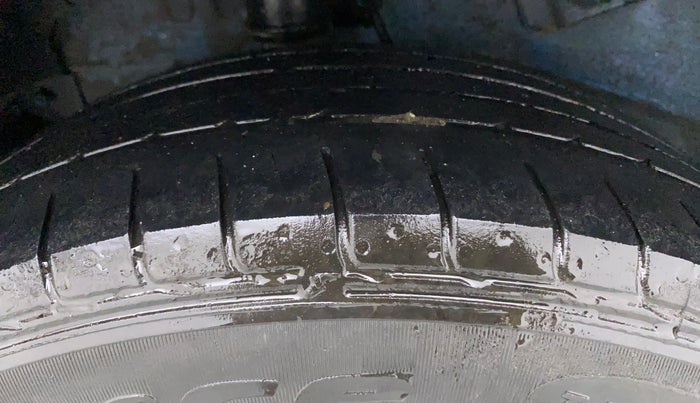 2018 Tata NEXON XT PETROL, Petrol, Manual, 82,515 km, Right Rear Tyre Tread