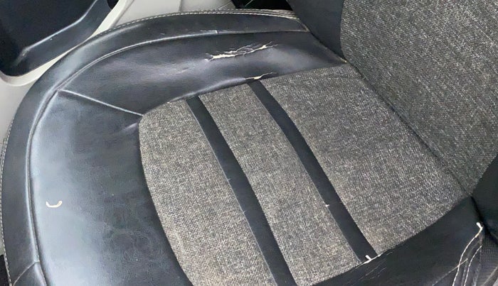 2018 Tata NEXON XT PETROL, Petrol, Manual, 82,515 km, Front left seat (passenger seat) - Cover slightly torn