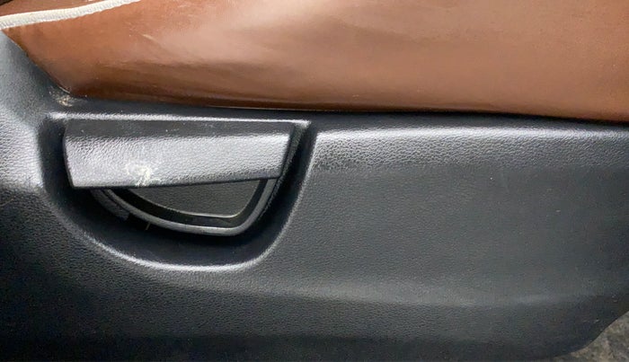 2019 Hyundai NEW SANTRO SPORTZ 1.1, Petrol, Manual, 29,826 km, Driver Side Adjustment Panel