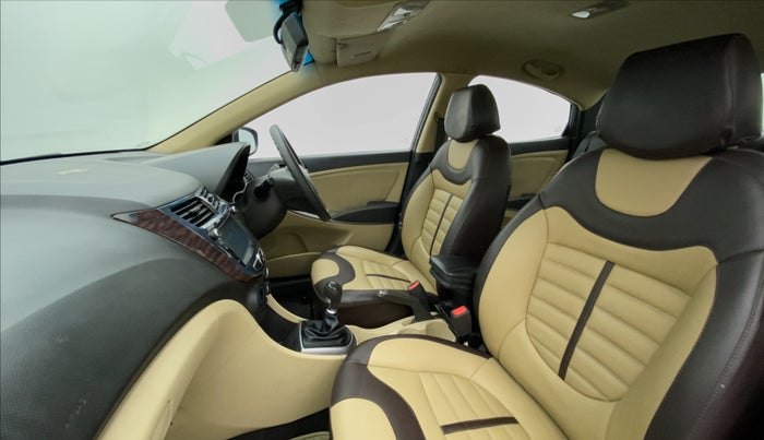 2016 Hyundai Verna FLUIDIC 1.4 VTVT, Petrol, Manual, 71,322 km, Right Side Front Door Cabin