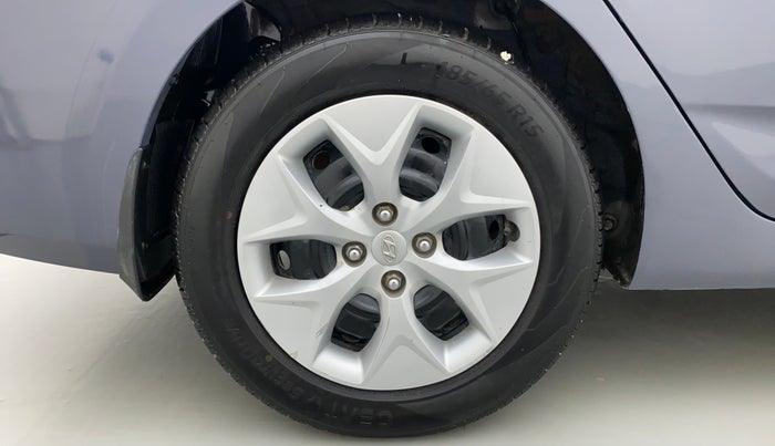 2016 Hyundai Verna FLUIDIC 1.4 VTVT, Petrol, Manual, 71,322 km, Right Rear Wheel
