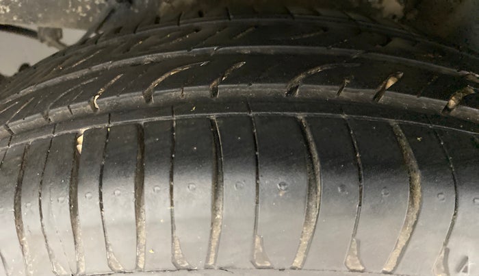 2016 Maruti Celerio VXI (O) AMT, Petrol, Automatic, 54,296 km, Left Rear Tyre Tread
