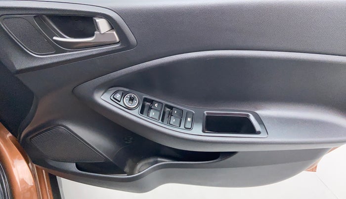 2017 Hyundai i20 Active 1.2 S, Petrol, Manual, 22,654 km, Driver Side Door Panels Control