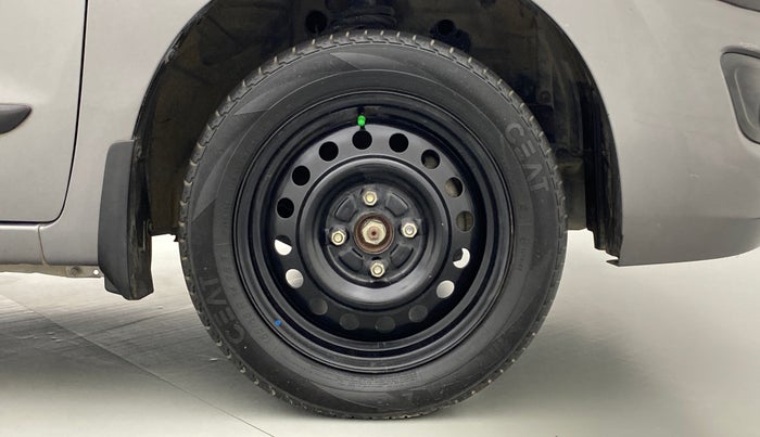 2013 Maruti Wagon R 1.0 VXI, Petrol, Manual, 52,002 km, Right Front Wheel
