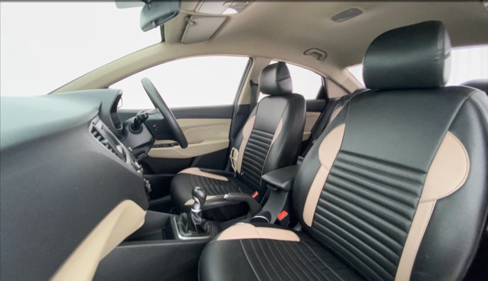 2018 Hyundai Verna 1.4 VTVT EX, Petrol, Manual, 32,296 km, Right Side Front Door Cabin