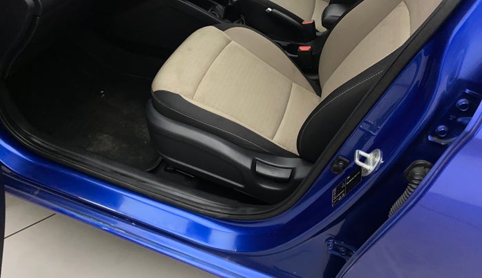 2015 Hyundai Elite i20 ASTA 1.2, Petrol, Manual, 89,816 km, Front passenger door - Beading has minor damage