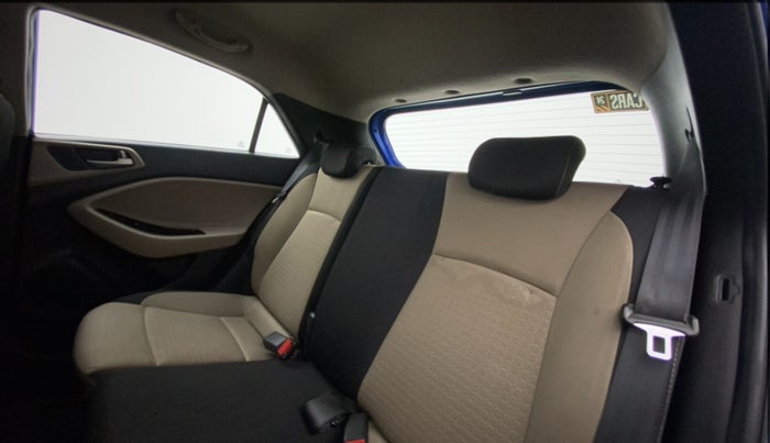 2015 Hyundai Elite i20 ASTA 1.2, Petrol, Manual, 89,816 km, Right Side Rear Door Cabin