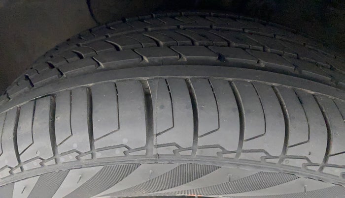 2015 Hyundai Elite i20 ASTA 1.2, Petrol, Manual, 89,816 km, Left Front Tyre Tread