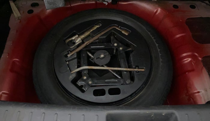 2018 Mahindra KUV 100 NXT K6+ P 6 STR, Petrol, Manual, 35,641 km, Spare Tyre