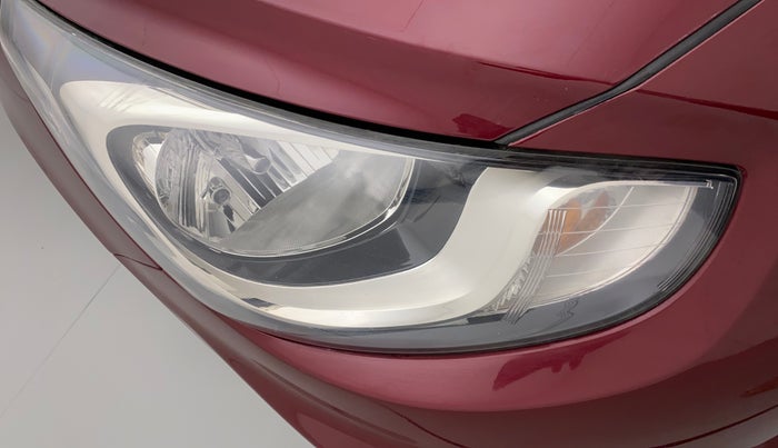 2014 Hyundai Verna FLUIDIC 1.6 VTVT SX, Petrol, Manual, 1,12,830 km, Right headlight - Minor scratches