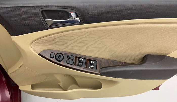 2014 Hyundai Verna FLUIDIC 1.6 VTVT SX, Petrol, Manual, 1,12,830 km, Driver Side Door Panels Control