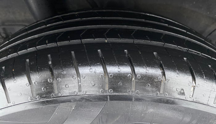2020 Hyundai VENUE S MT 1.2 KAPPA, Petrol, Manual, 10,061 km, Right Rear Tyre Tread