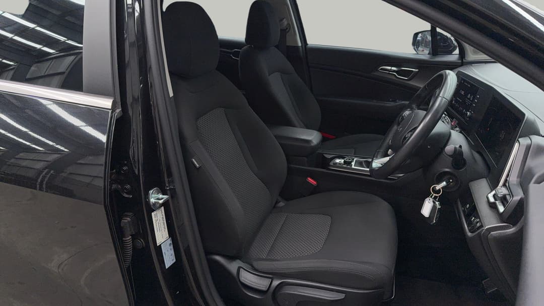 2022 Kia Sportage S (FWD), Automatic, 37270 km, Right Side Front Door Cabin View