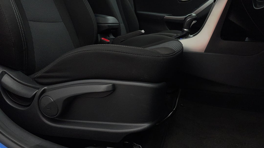 2016 Hyundai i30 Active, Automatic, 80023 km, Drivers Side Adjustment Panel