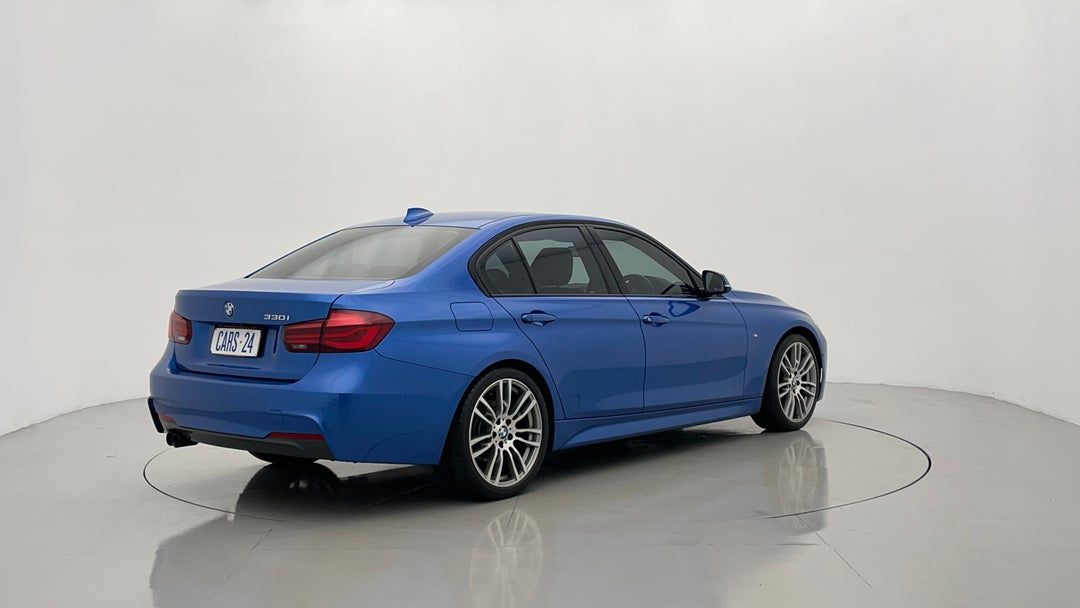 Right Back Diagonal (45- Degree) View