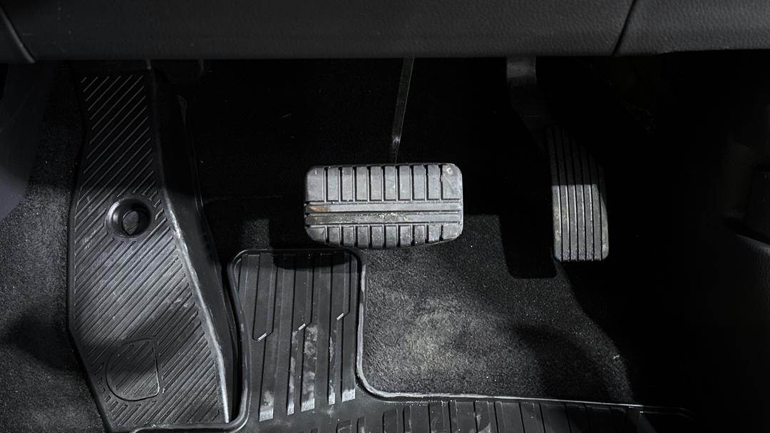 2024 Mitsubishi Eclipse Cross Exceed Phev (AWD), Automatic, 32174 km, Pedals and Footmat