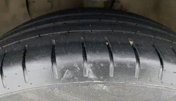 2014 Hyundai Elite i20 ASTA 1.2, Petrol, Manual, 95,658 km, Left Front Tyre Tread