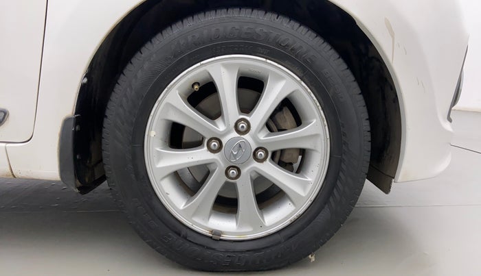 2014 Hyundai Grand i10 ASTA 1.2 AT VTVT, CNG, Automatic, 78,224 km, Right Front Wheel