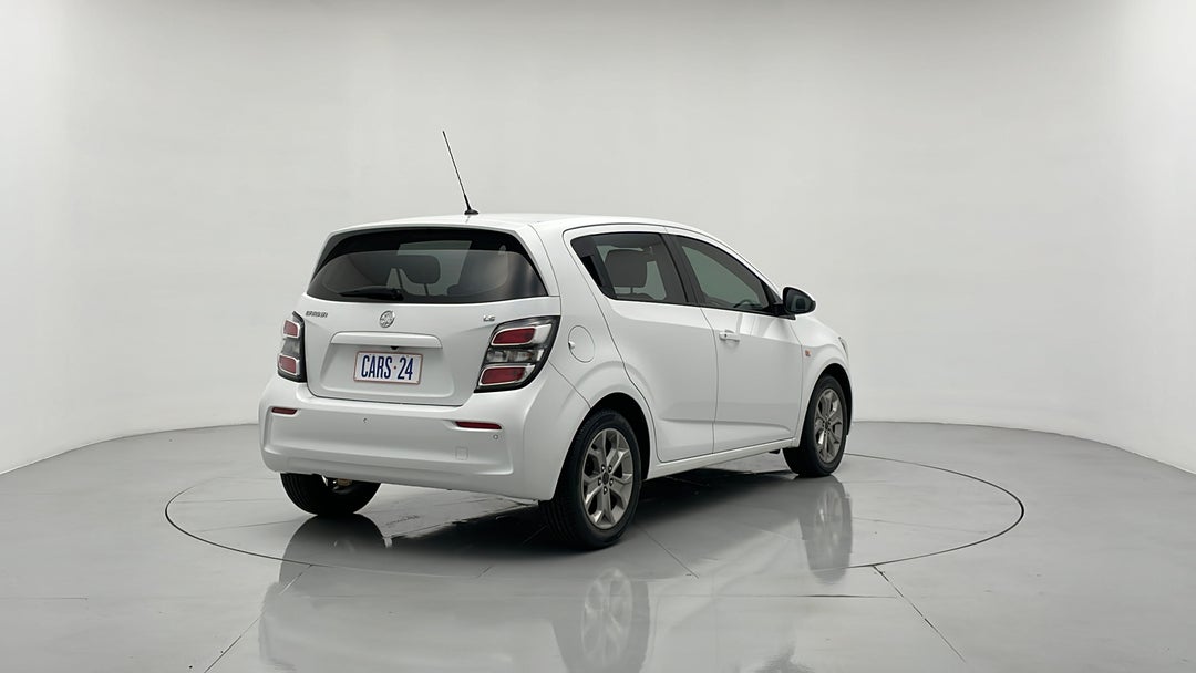 Right Back Diagonal (45- Degree) View