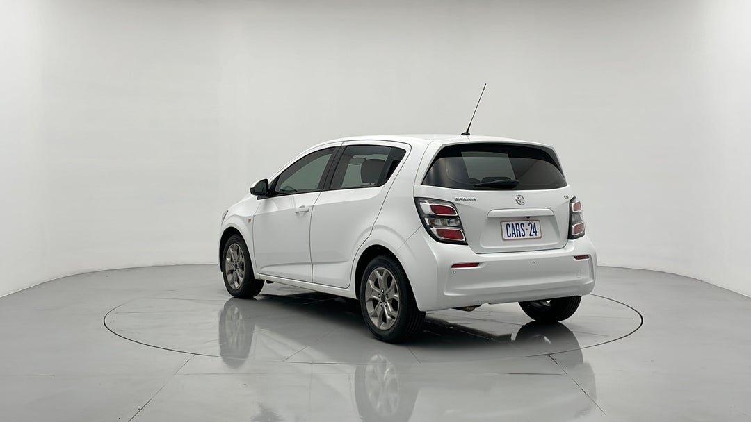 Left Back Diagonal (45- Degree) View