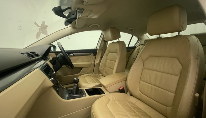 2012 Volkswagen Passat COMFORTLINE 2.0 TDI MT, Diesel, Manual, 90,379 km, Right Side Front Door Cabin
